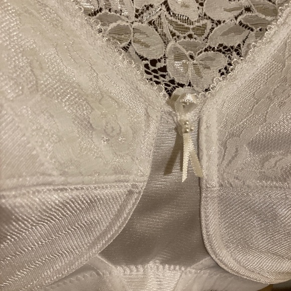 Almost U Wireless Camisole Bra Style 1200 40B 42B - Picture 3 of 12